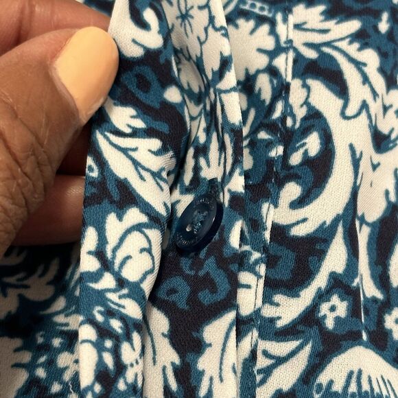 Laundry by Shelli Segal Women Small Top Blue Filigree Lightweight Button Up - Picture 4 of 8